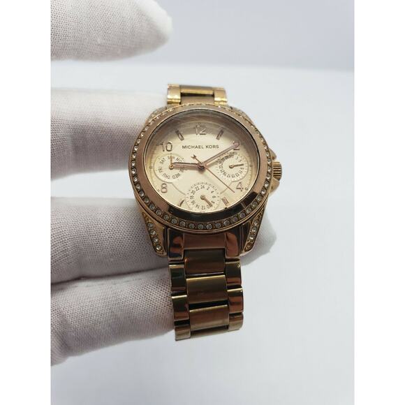 Michael Kors MK-5612 Rose Gold Watch - Picture 3 of 8